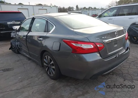 2017 Nissan Altima 2.5 Sv z USA, uszkodzony, nr VIN 1N4AL3AP9HC137060